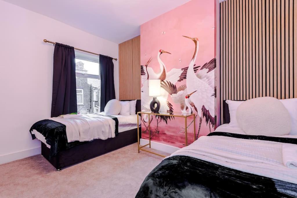 Вилла 5 Bed Salford Sanctuary Retreat Манчестер Экстерьер фото