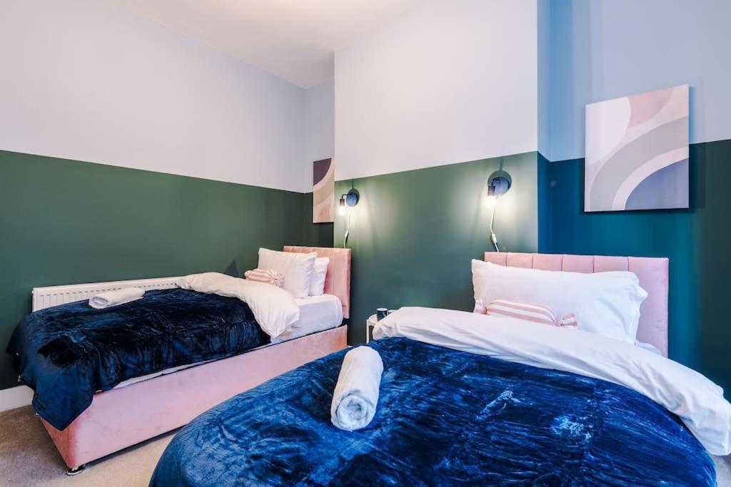 Вилла 5 Bed Salford Sanctuary Retreat Манчестер Экстерьер фото