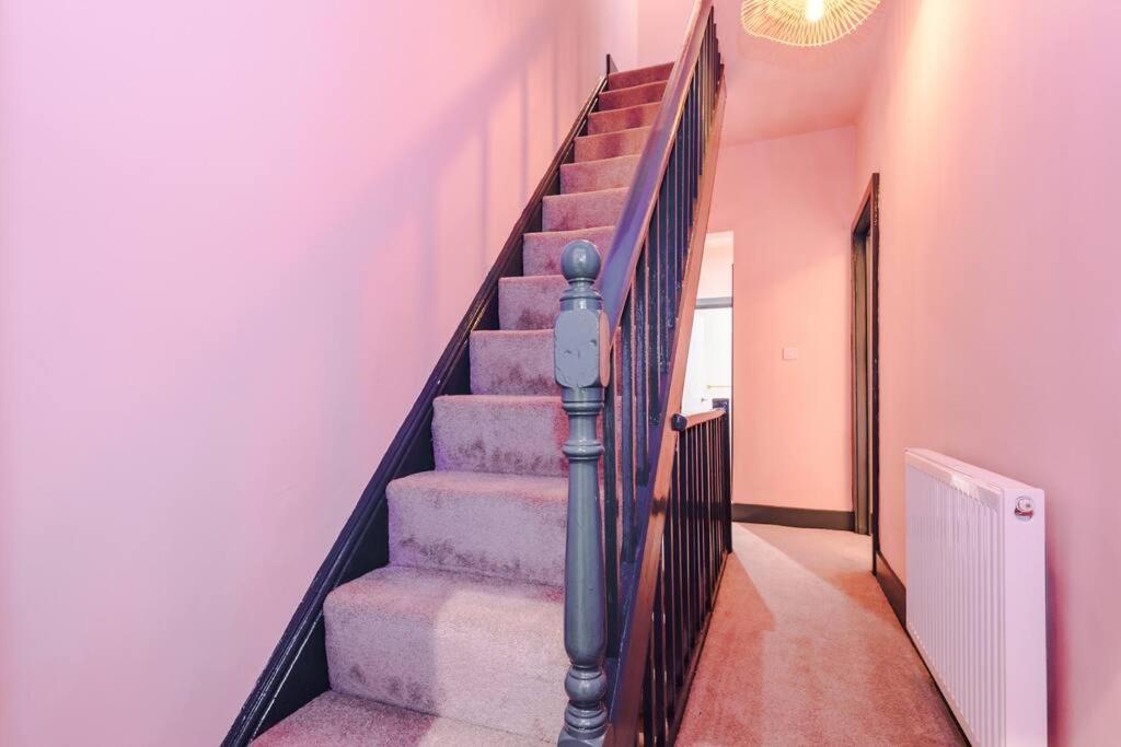 Вилла 5 Bed Salford Sanctuary Retreat Манчестер Экстерьер фото