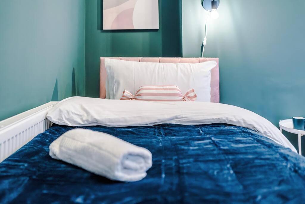 Вилла 5 Bed Salford Sanctuary Retreat Манчестер Экстерьер фото